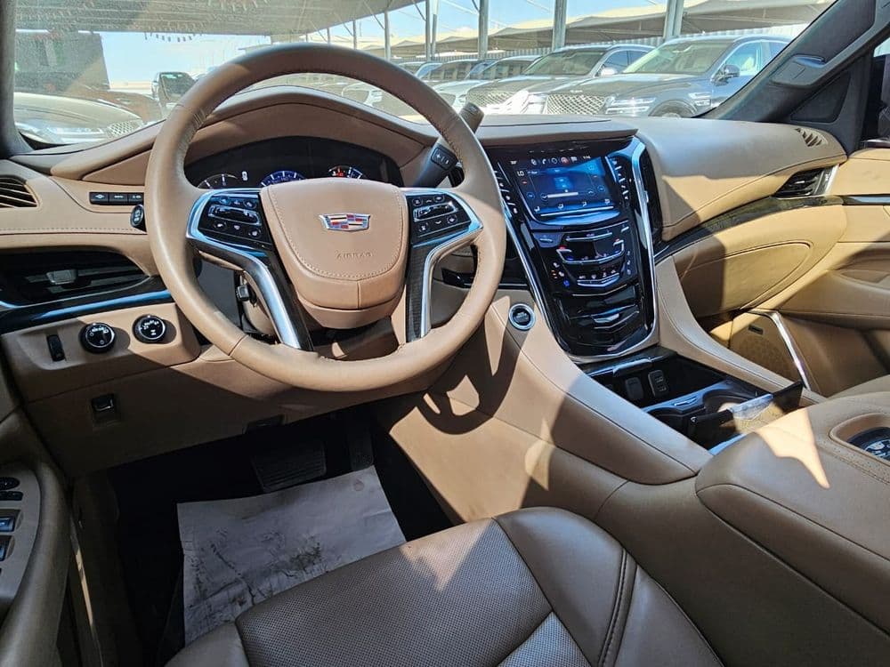 كاديلاك اسكاليد 6.2L Premium Luxury Platinum 2018 مستعملة