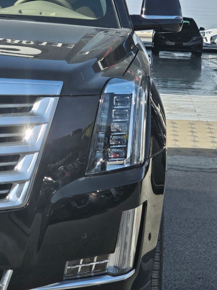 كاديلاك اسكاليد 6.2L Premium Luxury Platinum 2018 مستعملة