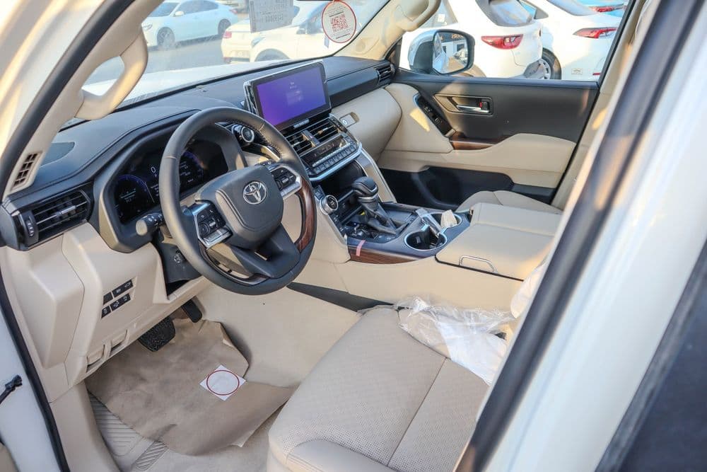 New Toyota Land Cruiser 3.5T VXR 2025