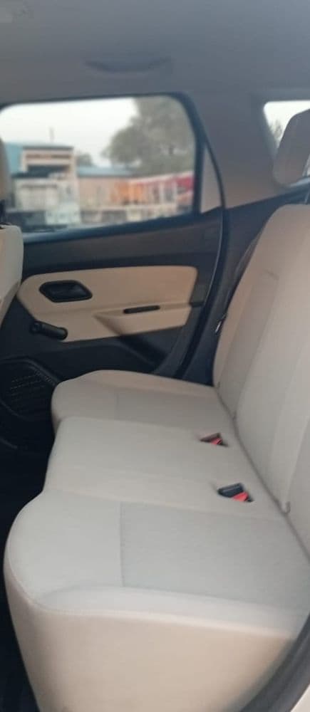 رينو دستر 2.0L 4WD 2021 مستعملة