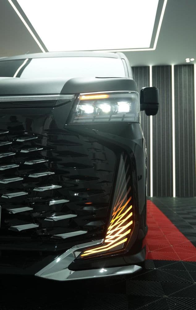 New Toyota Hiace 3.5L high roof commuter (13 seater) 2025