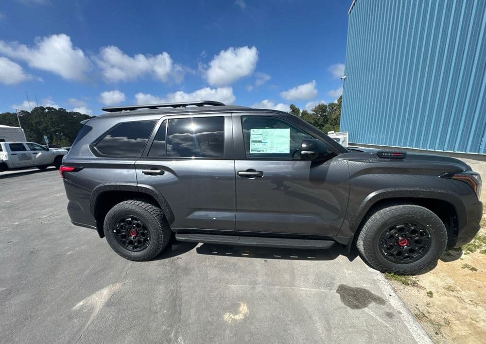 تويوتا سيكويا 2025 الجديد