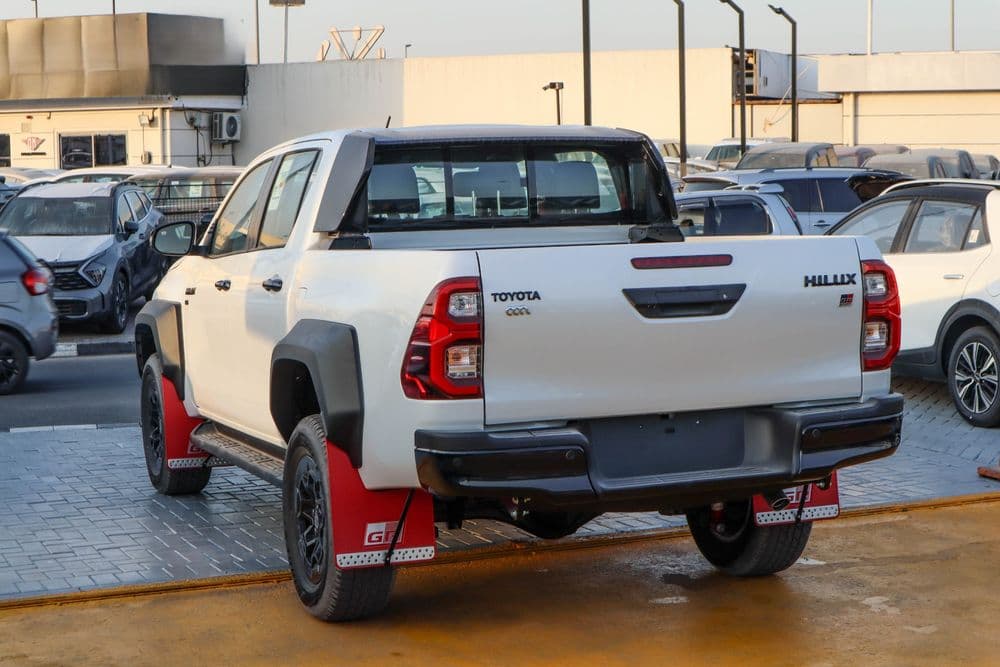 تويوتا هايلكس 4.0L GR Sport 4x4 2025 الجديد