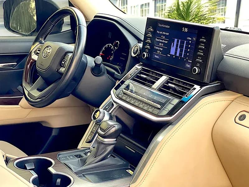 مستعملة تويوتا لاند كروزر 4.0L GXR 2023