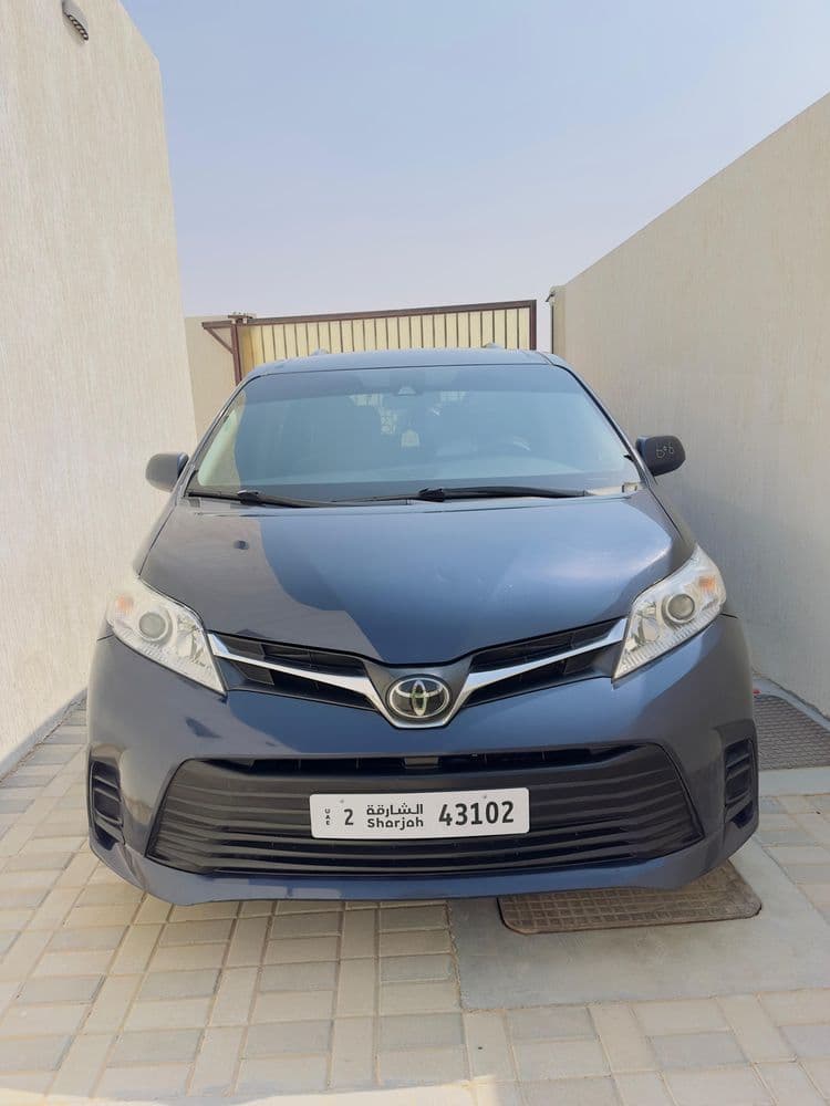 Used Toyota Sienna 2018