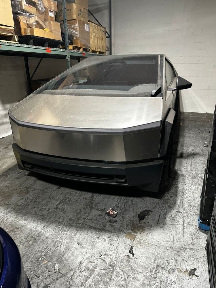 New Tesla Cybertruck 123 kWh Cyberbeast Tri Motor AWD (845 Hp) 2024