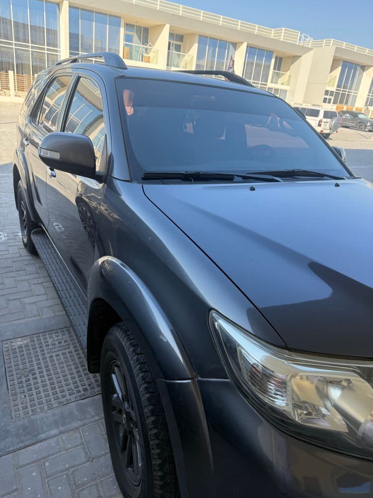 تويوتا فورتشنر 4.0L GXR 2015 مستعملة