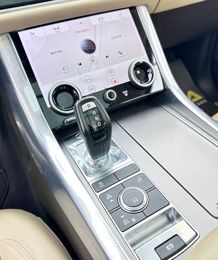 مستعملة لاند روفر رنج روفر سبورت 3.0L V6 HSE 340 PS 2020