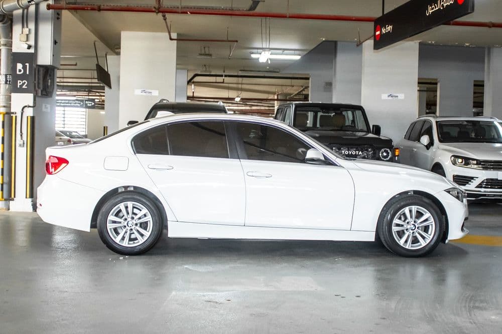 مستعملة بي إم دبليو 3 Series 318i 2017