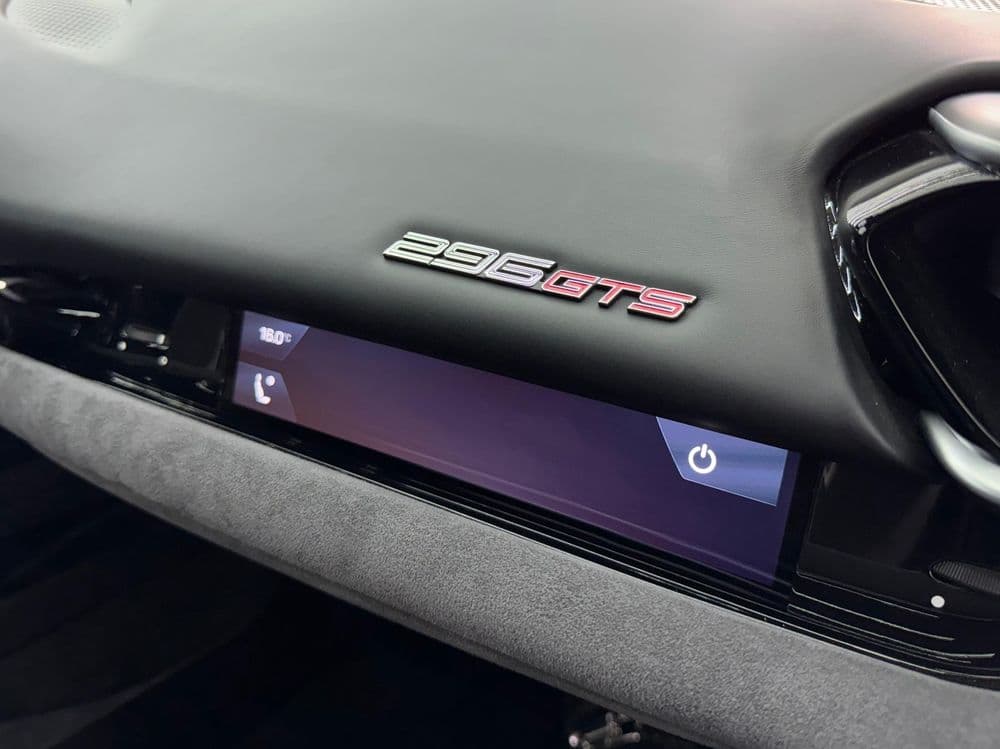 فيراري 296 GTS 2024 مستعملة