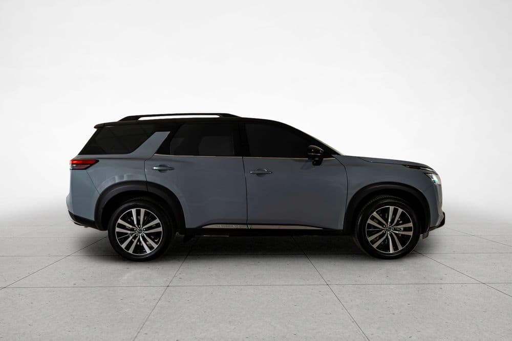 Used Nissan Pathfinder 2024