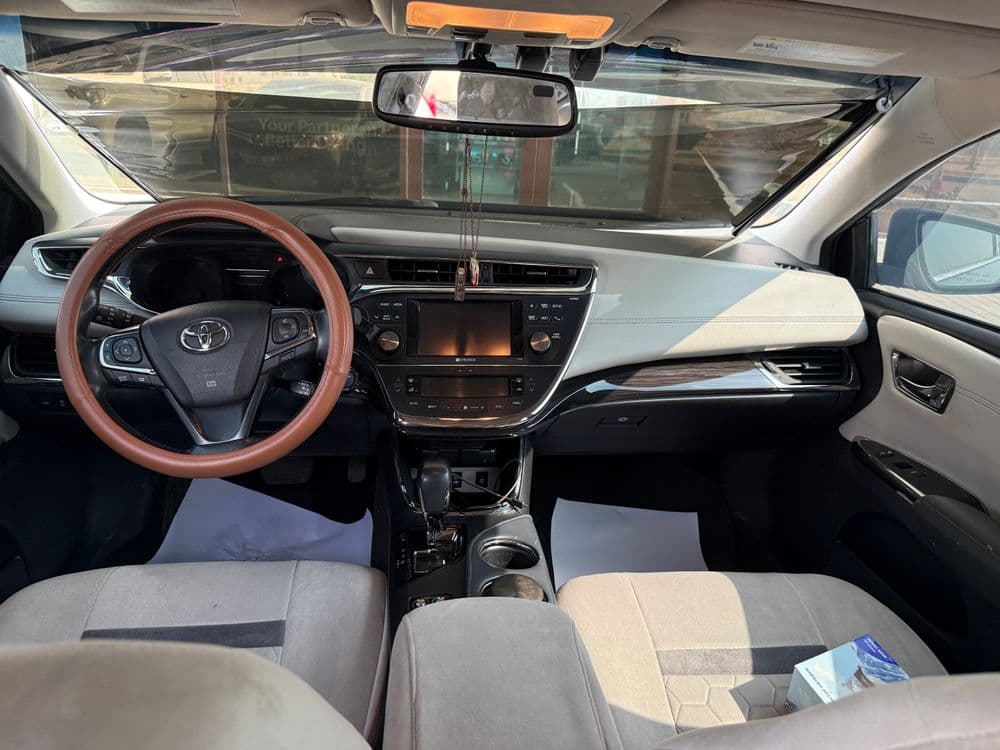 تويوتا افالون 3.5L V6 Limited 2014 مستعملة