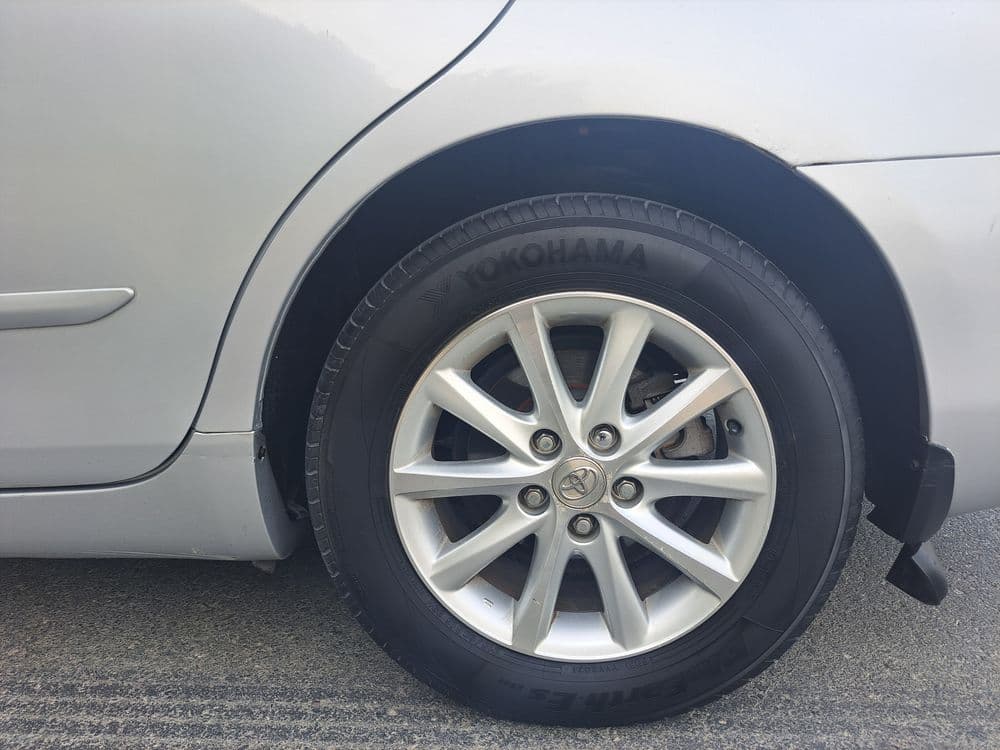 Used Toyota Camry 2.0L Luxury HEV 2010