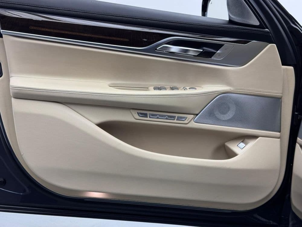 مستعملة بي إم دبليو 7 سيريز 750Li xDrive 2016