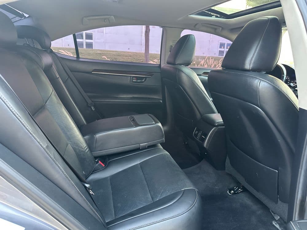 Used Lexus ES 350 4 door 3.5L 2015