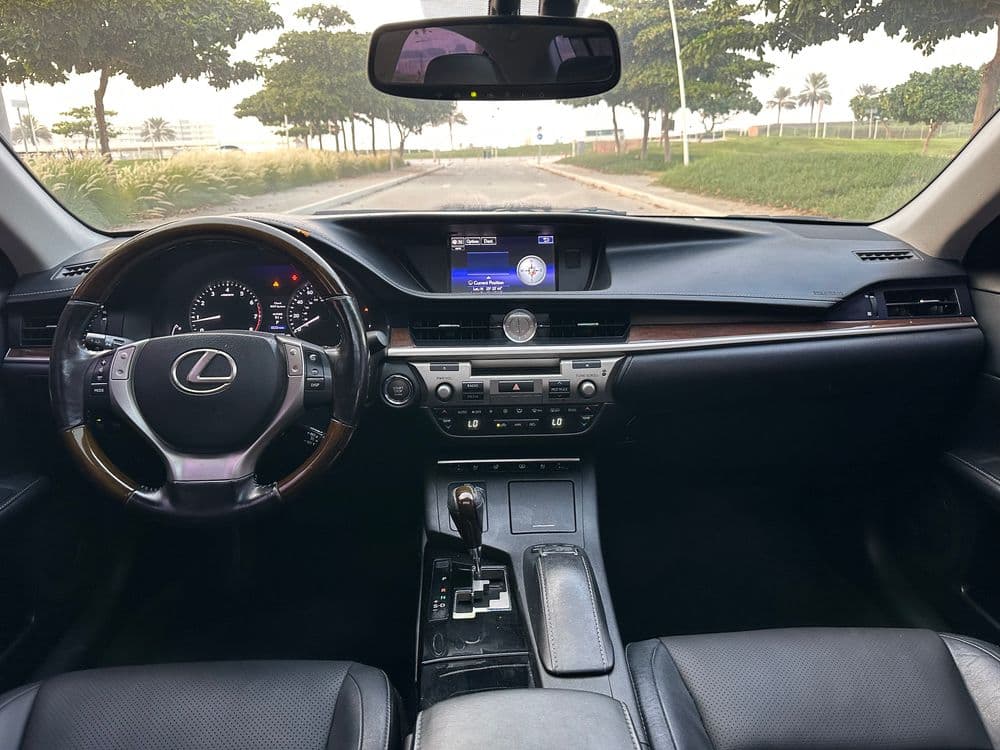 Used Lexus ES 350 4 door 3.5L 2015