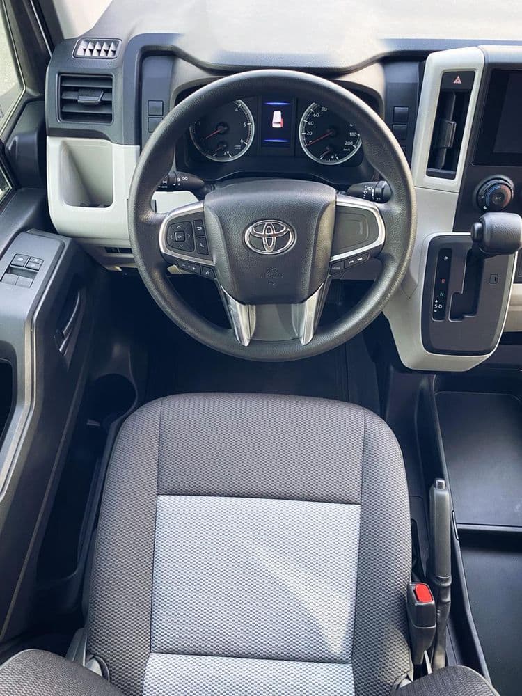 الجديد تويوتا هايس 2.8L Commuter A/T 2025