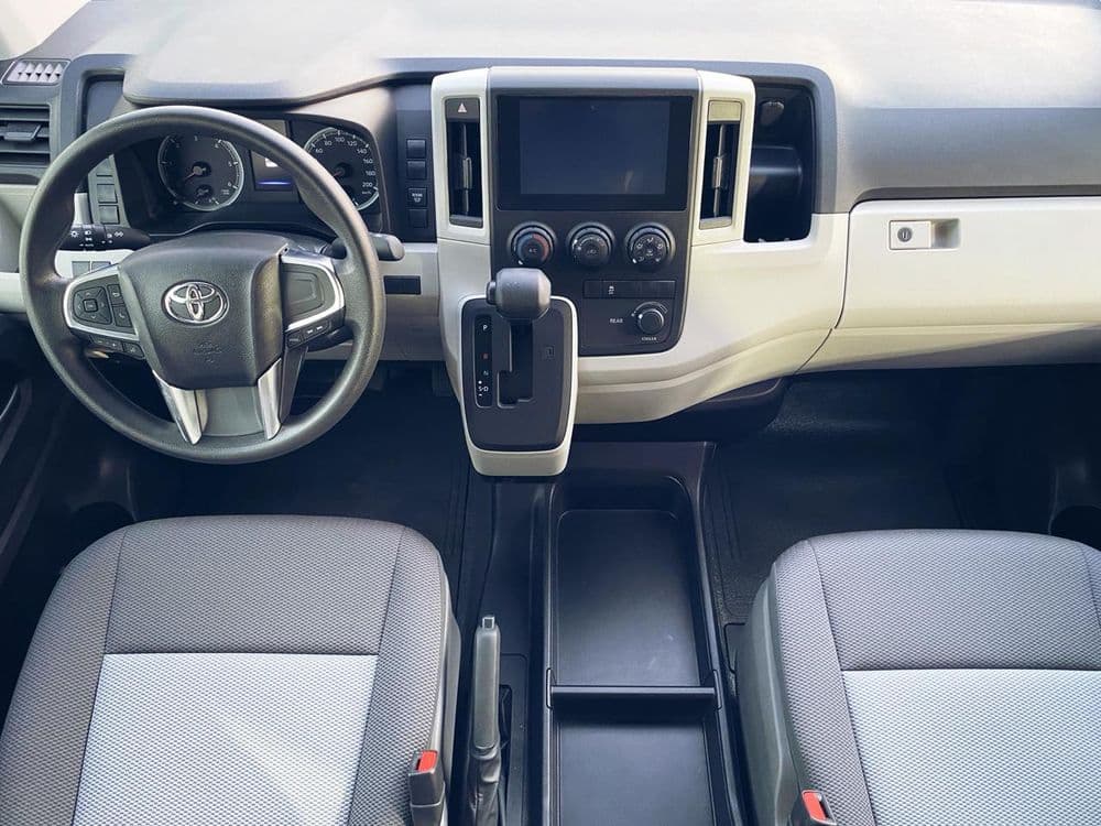 الجديد تويوتا هايس 2.8L Commuter A/T 2025