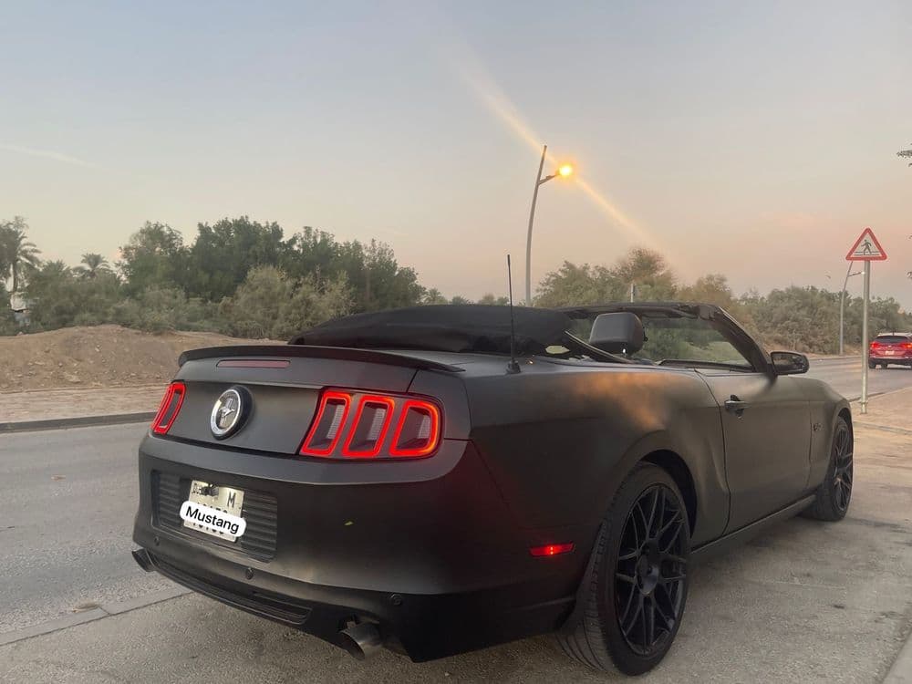 مستعملة فورد موستانج المكشوفة 3.7L بريميوم 2013