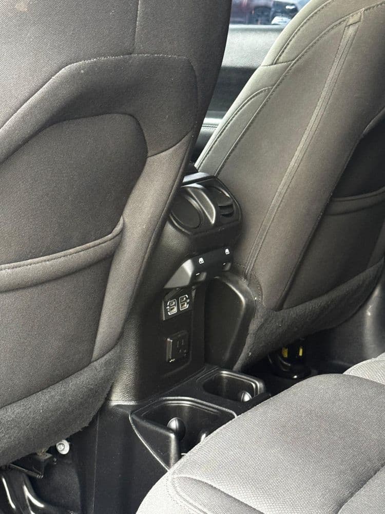 جيب رانجلر Unlimited 2.0T V4 Sahara 2019 مستعملة