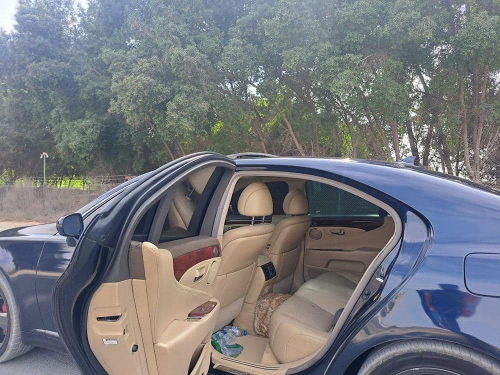 مستعملة لكزس أل أس 460 ل 4 door 4.6L LWB 2007