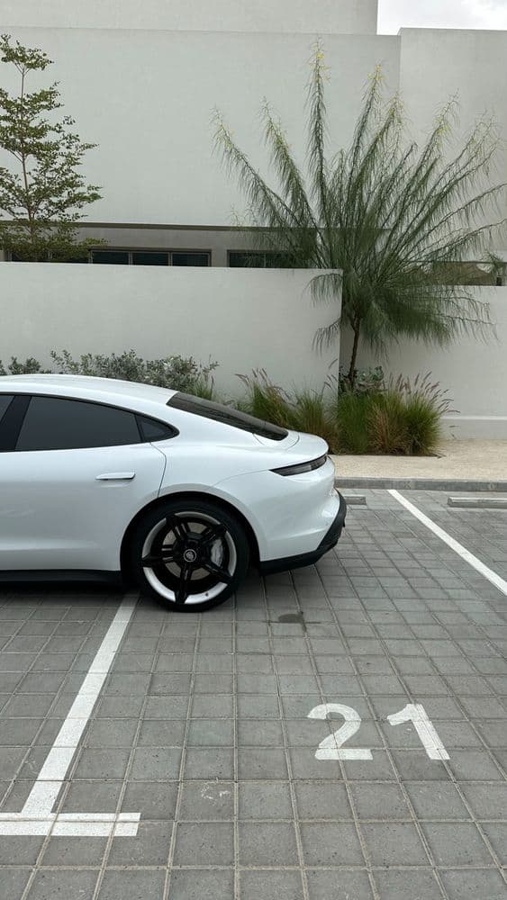 بورش تايكان Base 2024 مستعملة