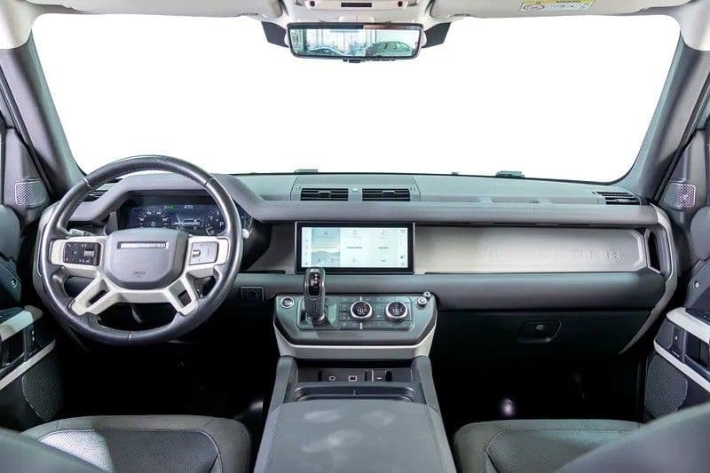 مستعملة لاند روفر ديفندر 110 SE P400 2021