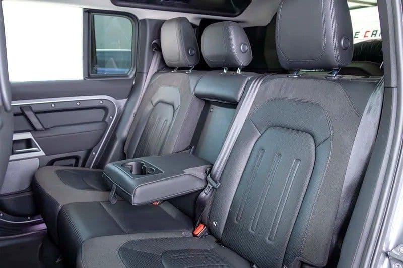 مستعملة لاند روفر ديفندر 110 SE P400 2021