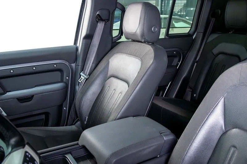 مستعملة لاند روفر ديفندر 110 SE P400 2021