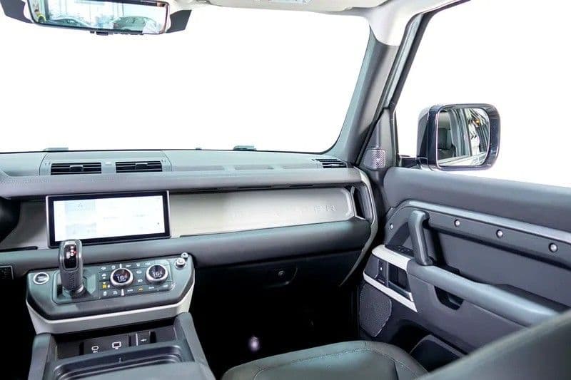 مستعملة لاند روفر ديفندر 110 SE P400 2021