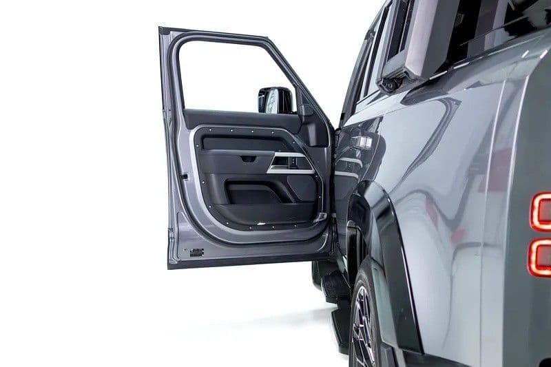 مستعملة لاند روفر ديفندر 110 SE P400 2021