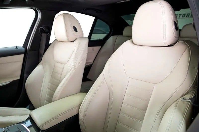 مستعملة بي إم دبليو الفئة الثالثة - سيدان 330i 2019