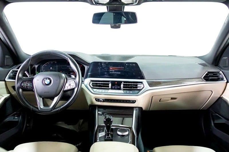 مستعملة بي إم دبليو الفئة الثالثة - سيدان 330i 2019