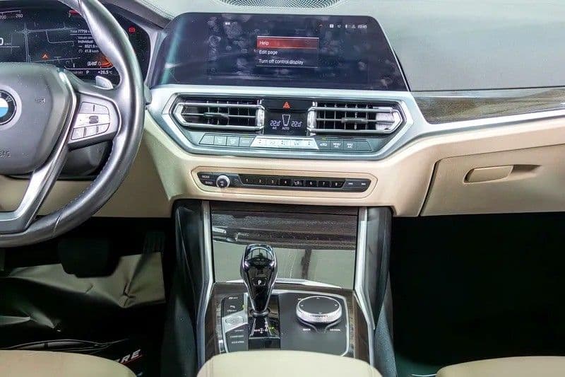 مستعملة بي إم دبليو الفئة الثالثة - سيدان 330i 2019