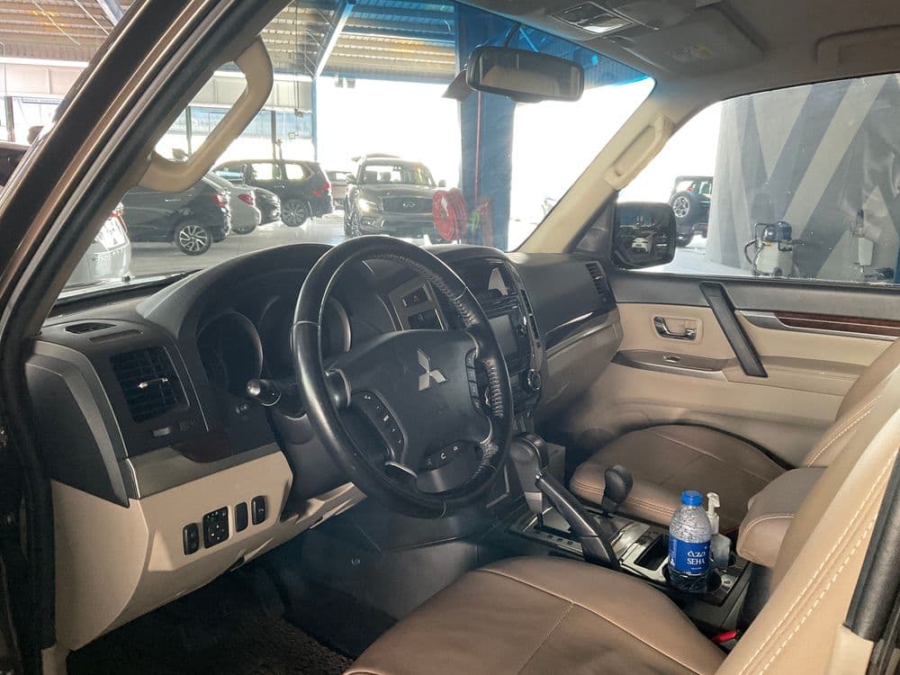 ميتسوبيشي باجيرو 2017 مستعملة