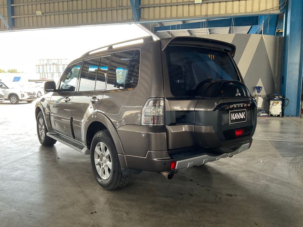 ميتسوبيشي باجيرو 2015 مستعملة