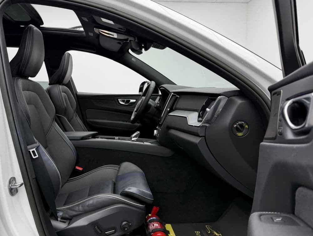 Used Volvo XC60 2.0T B5 MHEV Ultimate Dark AWD 2023