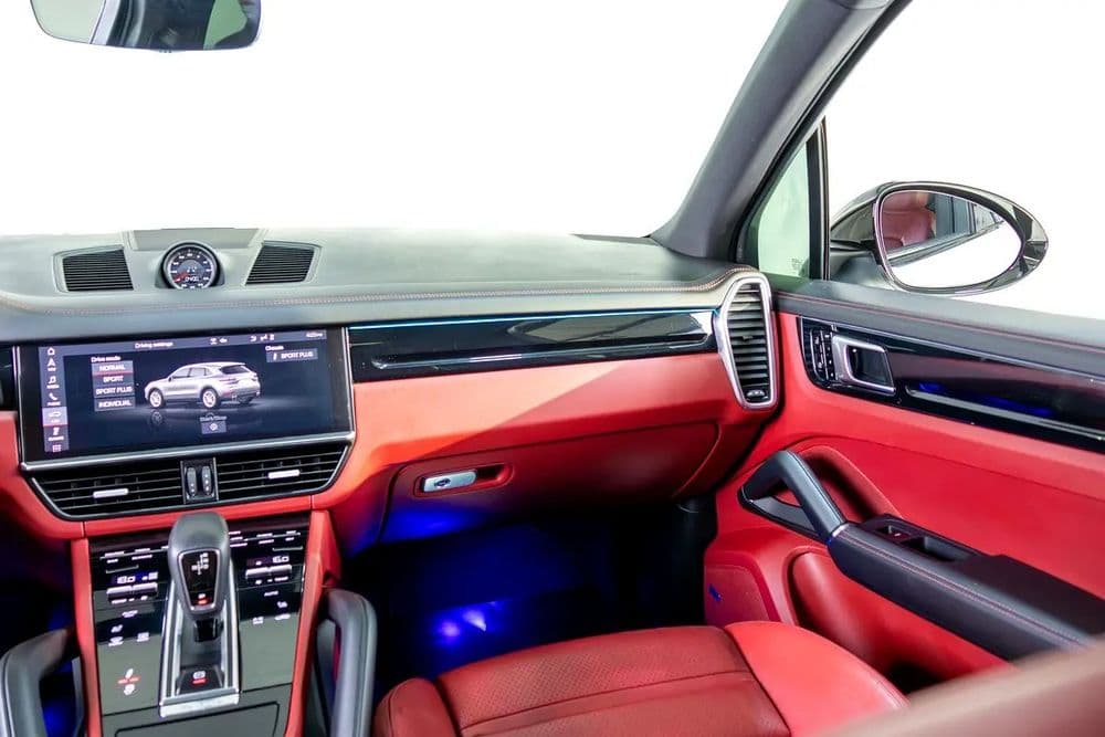 Used Porsche Cayenne 2021