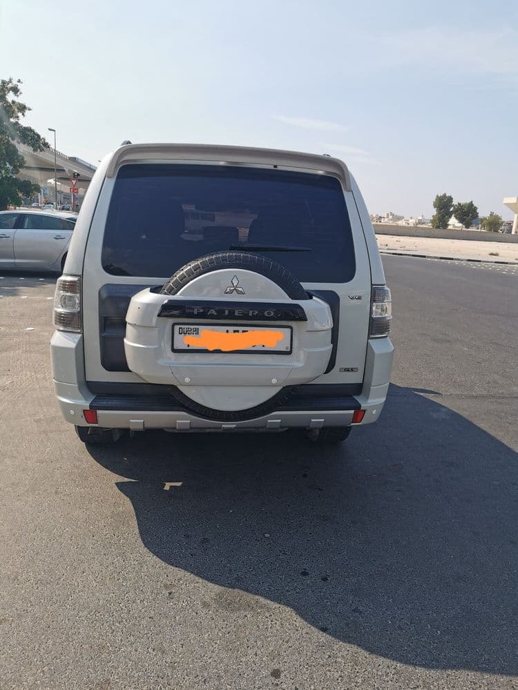 ميتسوبيشي باجيرو 3.5L GLS 5 Door 2011 مستعملة