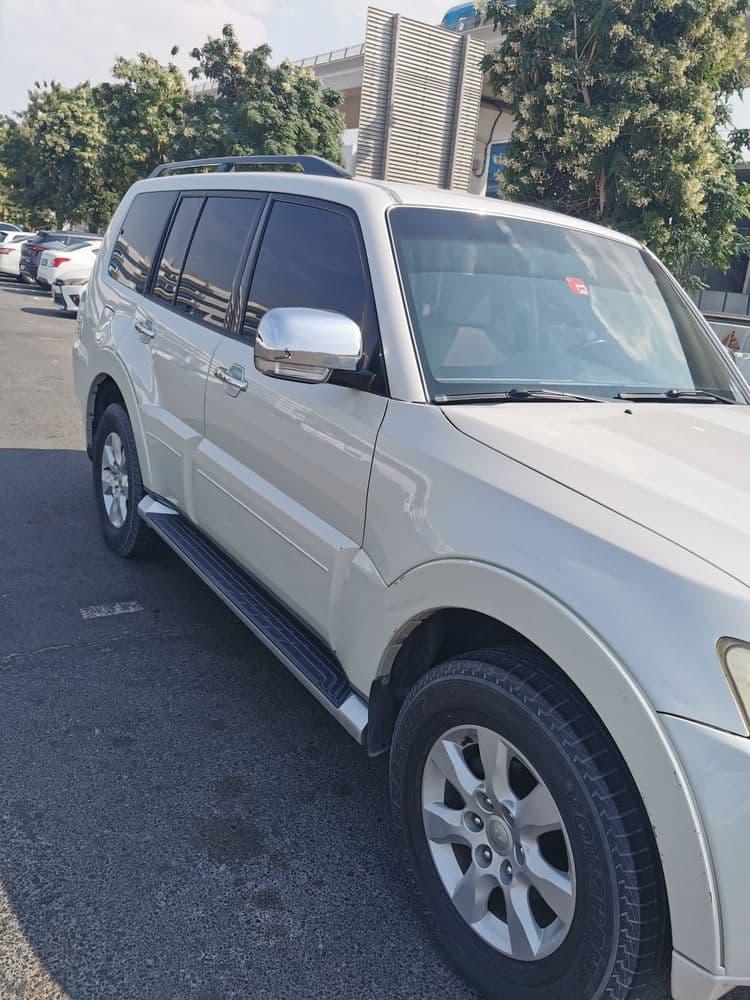 ميتسوبيشي باجيرو 3.5L GLS 5 Door 2011 مستعملة