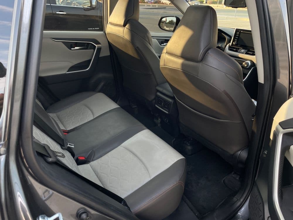 مستعملة تويوتا راف4 2.5L Adventure 2021