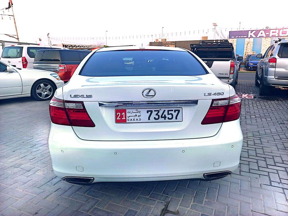 لكزس أل أس 460 4 door 4.6L SWB 2009 مستعملة