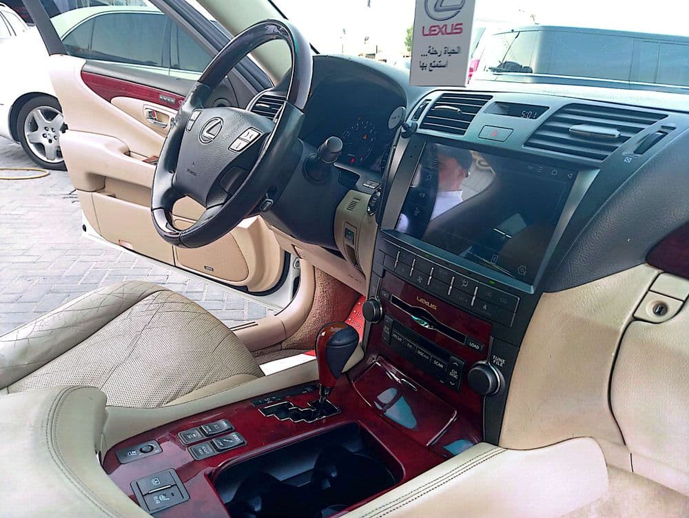 لكزس أل أس 460 4 door 4.6L SWB 2009 مستعملة