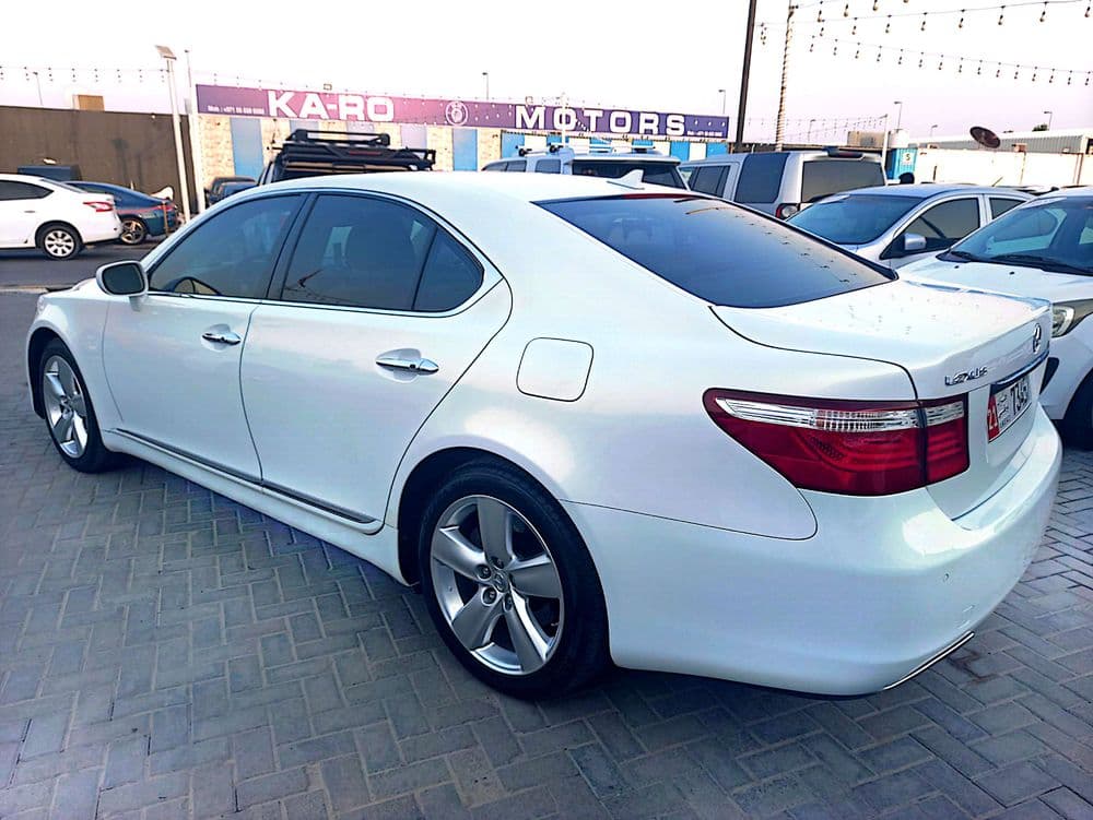 لكزس أل أس 460 4 door 4.6L SWB 2009 مستعملة