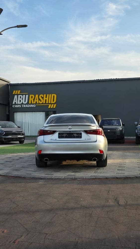 لكزس IS250 2018 مستعملة