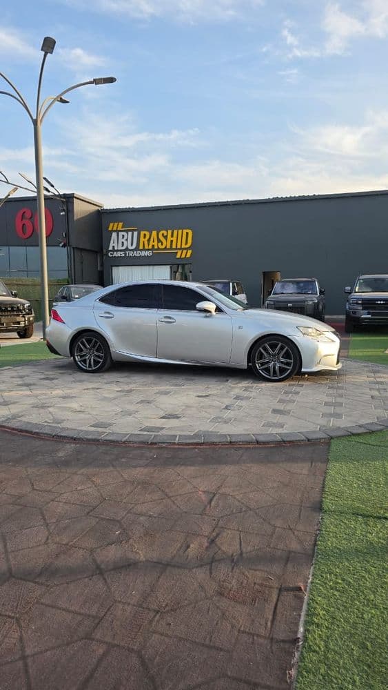 لكزس IS250 2018 مستعملة