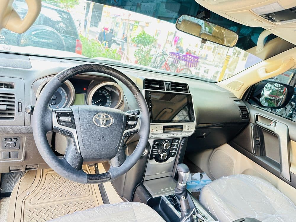 تويوتا لاند كروزر برادو 2.7L TXL1 2012 مستعملة