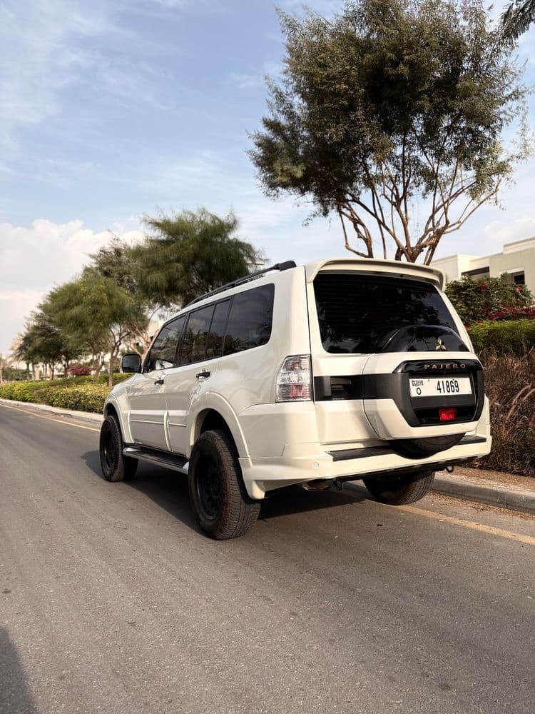 مستعملة ميتسوبيشي باجيرو الجيل الرابع 3.8L 2020