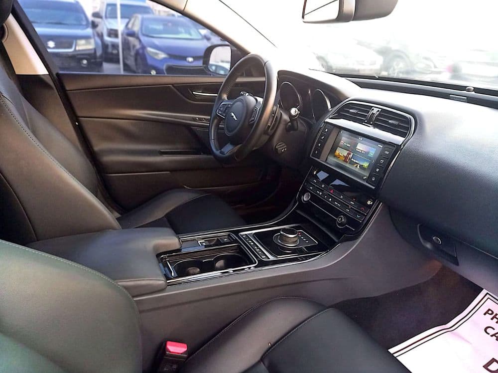 Used Jaguar XE 2.0T HSE (250 PS) 2018