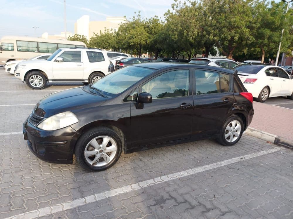 نيسان تييدا Hatchback 2012 مستعملة